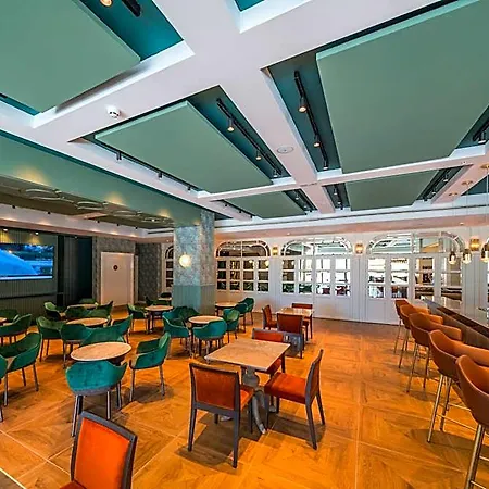 ホテル Catalonia Donosti 4*