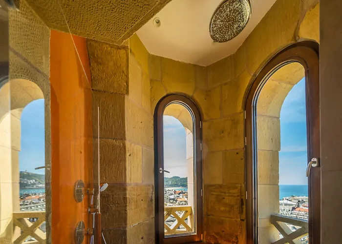 Отель Catalonia Donosti